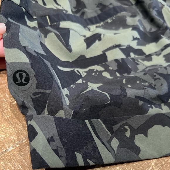 Lululemon Spring Break Away Short II - Picture 6 of 9